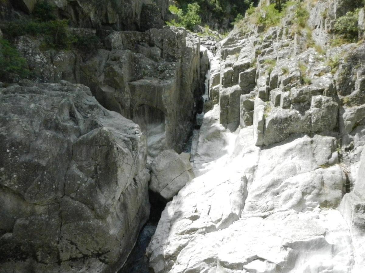 Отель Ferme De La Bonnefontaine Plats Экстерьер фото